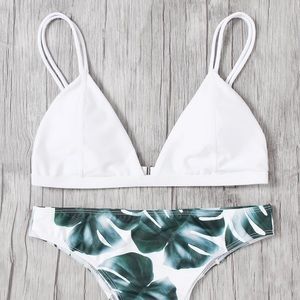 ROMWE: *New (M) Bikini Top